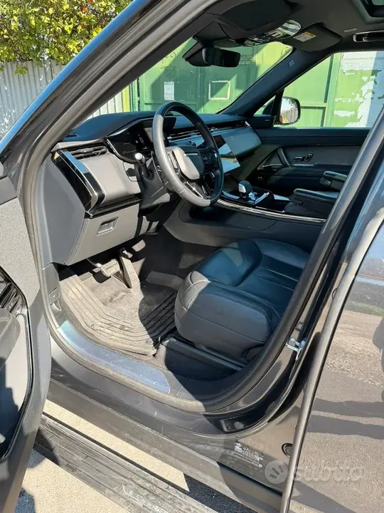 Land Rover Range Rover Sport 2023 photo 2