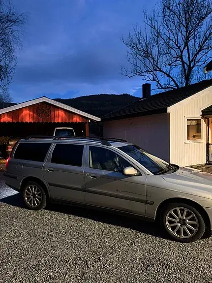 Volvo V70 2001 photo 2
