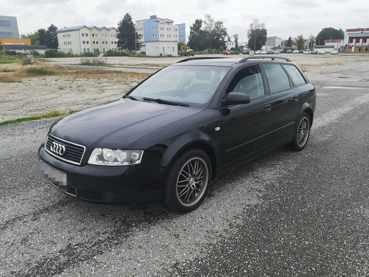 Audi A4 2003 photo 2