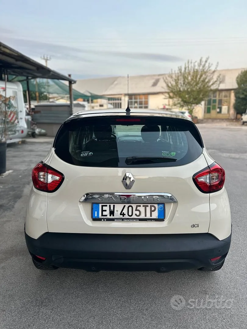 Renault Captur 2017 photo 2
