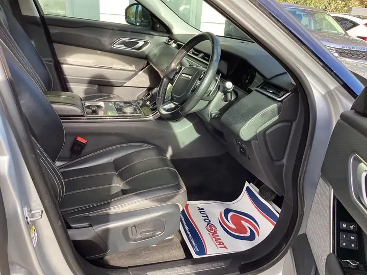 Land Rover Range Rover Velar 2020 photo 3