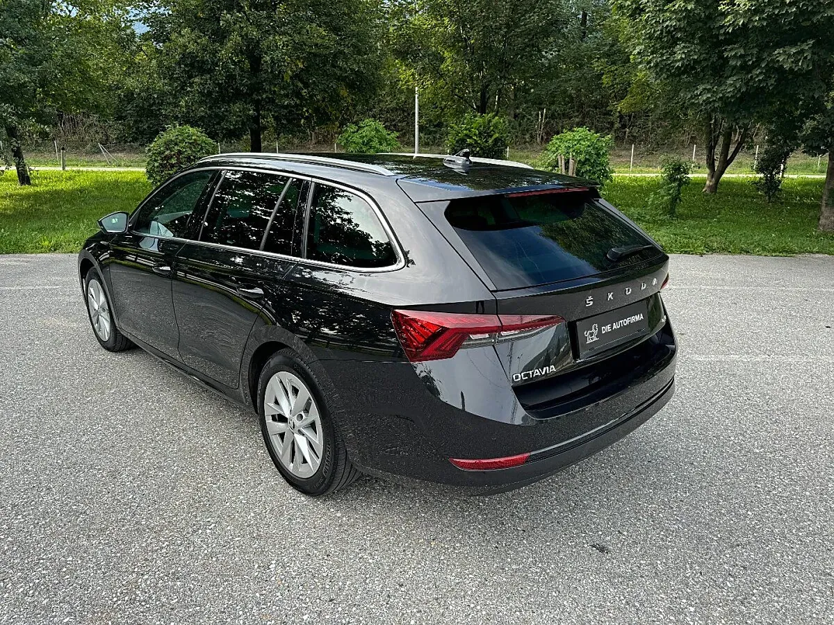 Skoda Octavia 2021 photo 3