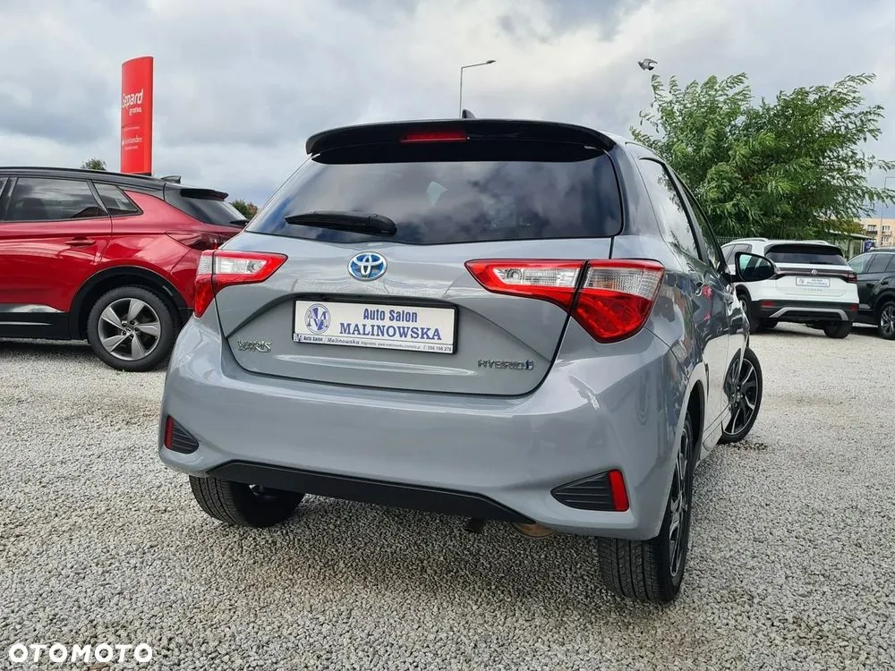 Toyota Yaris 2018 photo 2
