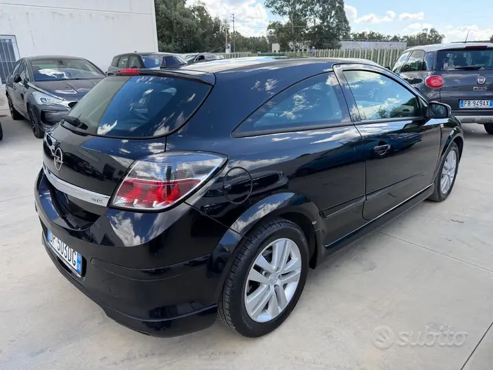 Opel Astra 2008 photo 2