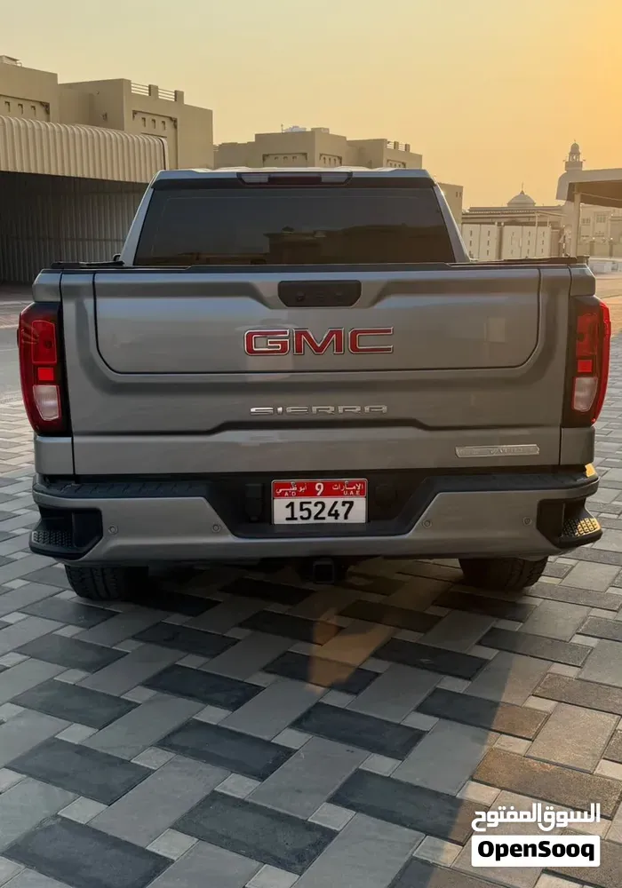 GMC Sierra 2025 photo 2