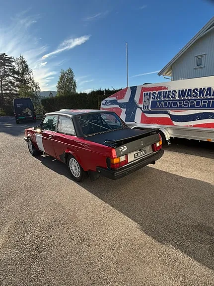 Volvo 240 1980 photo 3