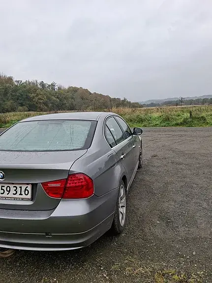 BMW 318D 2010 photo 5