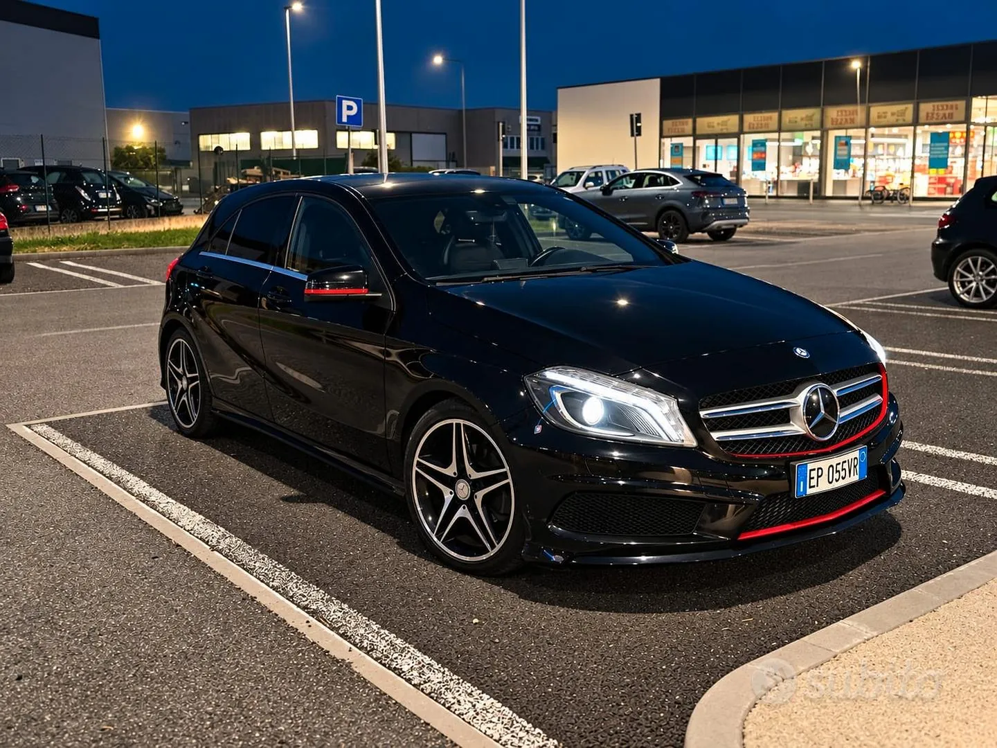 Mercedes-Benz A200 2012 photo 2