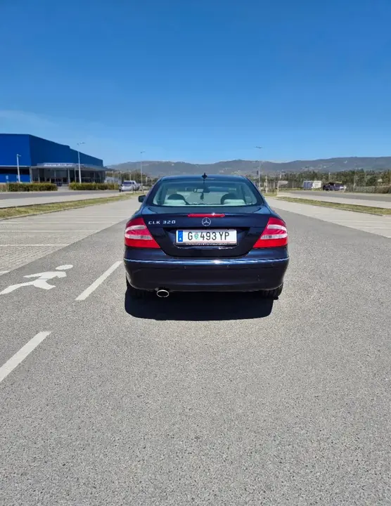 Mercedes-Benz Clk-Class 2003 photo 3