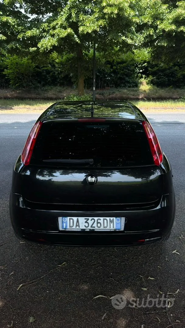 Fiat Grande Punto 2006 photo 2