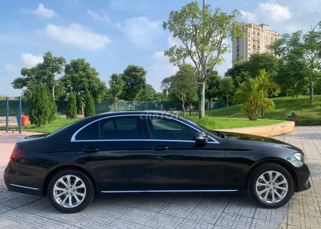 Mercedes-Benz E-Class 2016 photo 2