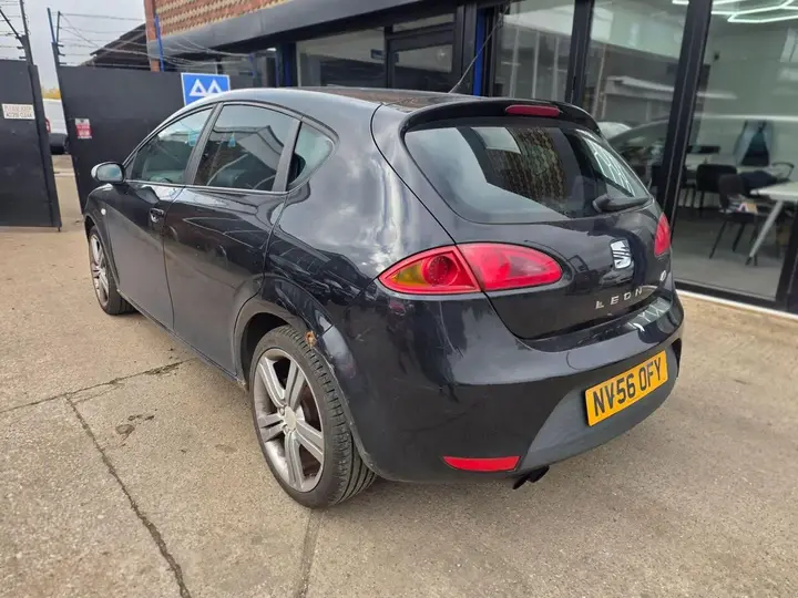 Seat Leon 2006 photo 4