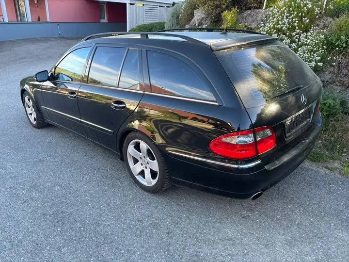 Mercedes-Benz E-Class 2007 photo 3