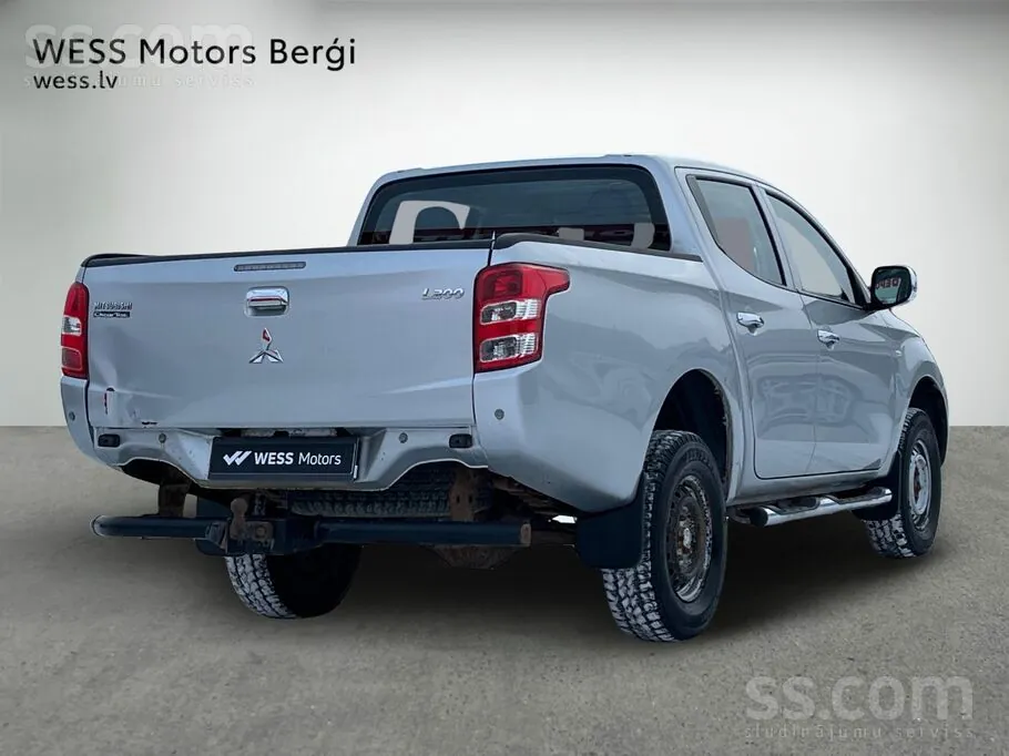 Mitsubishi L200 2016 photo 2