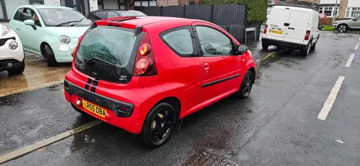Peugeot 107 2005 photo 4