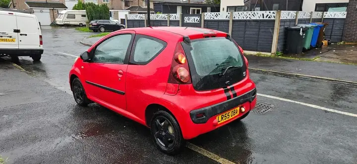 Peugeot 107 2005 photo 3