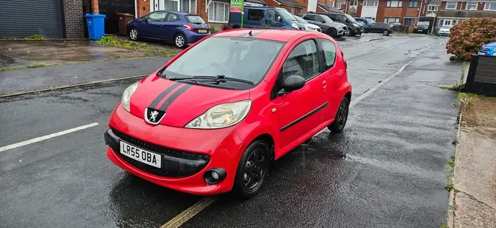 Peugeot 107 2005 photo 2