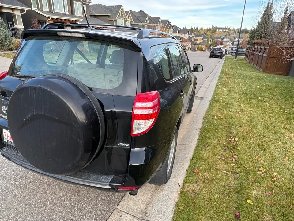 Toyota Rav4 2010 photo 2