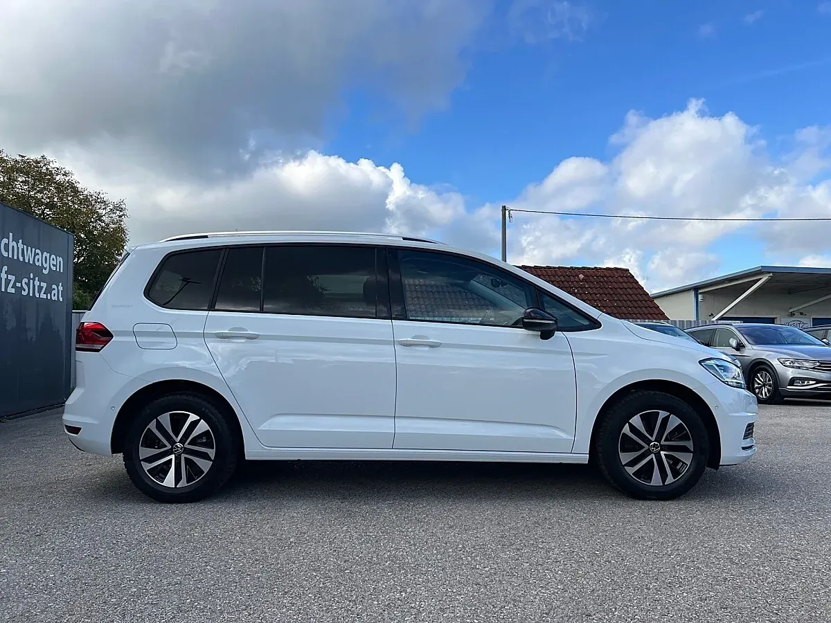 Volkswagen Touran 2026 photo 2