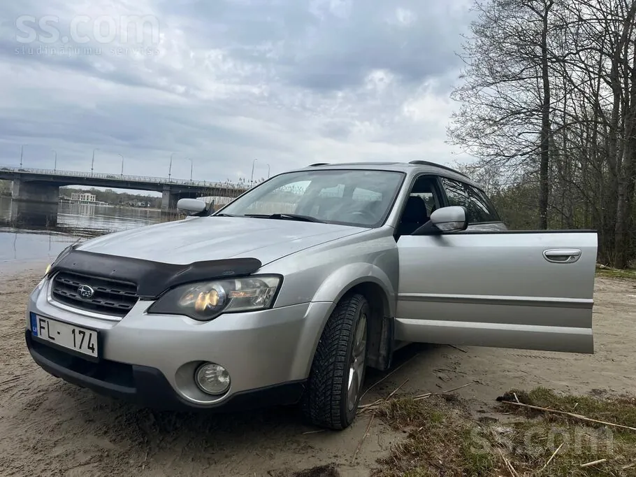 Subaru Outback 2005 photo 2