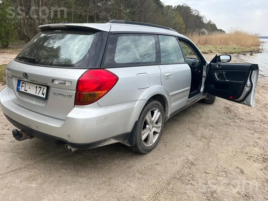Subaru Outback 2005 photo 3