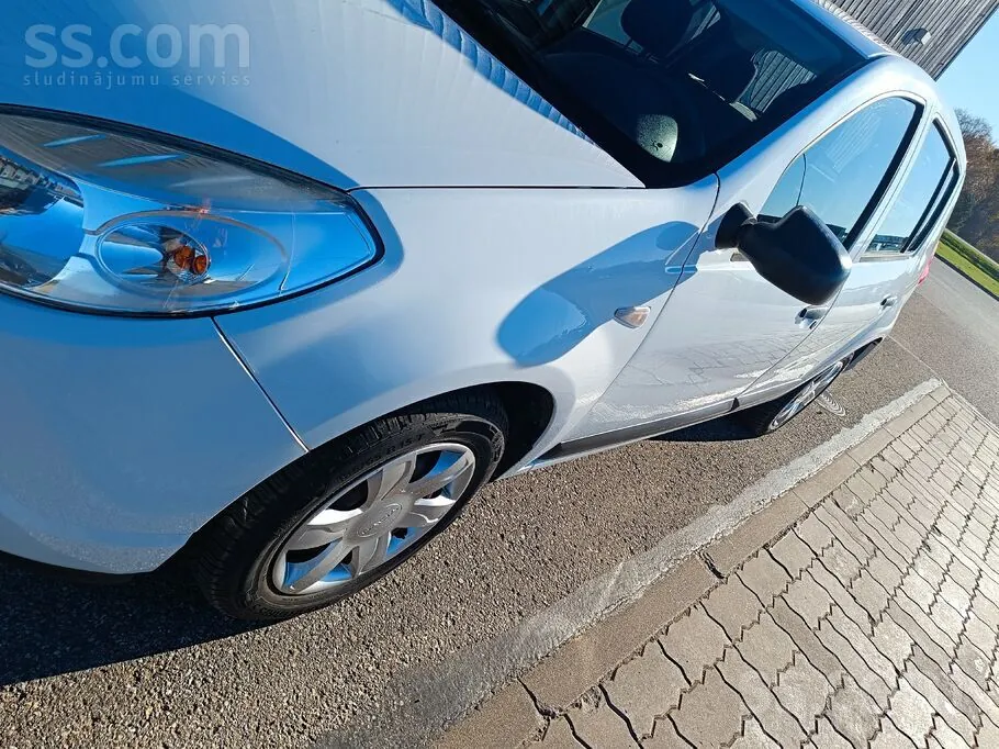 Dacia Sandero 2009 photo 5