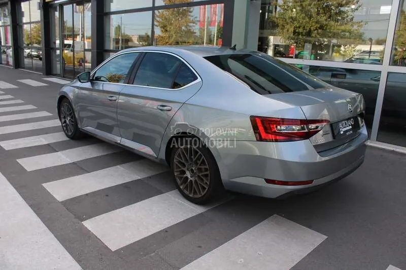 Skoda Superb 2018 photo 5