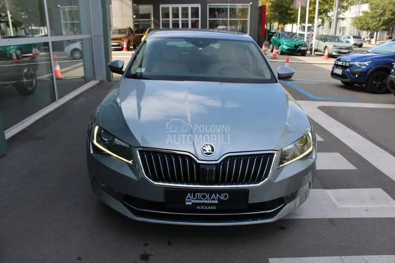 Skoda Superb 2018 photo 2