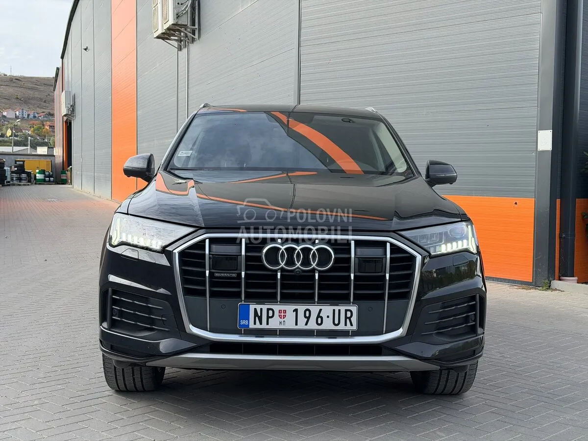 Audi Q7 2022 photo 2