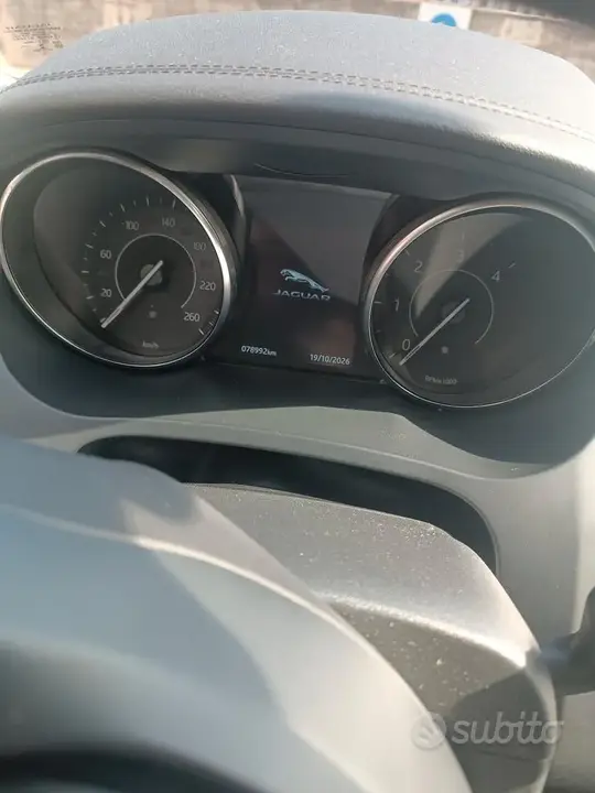 Jaguar E-Pace 2019 photo 3