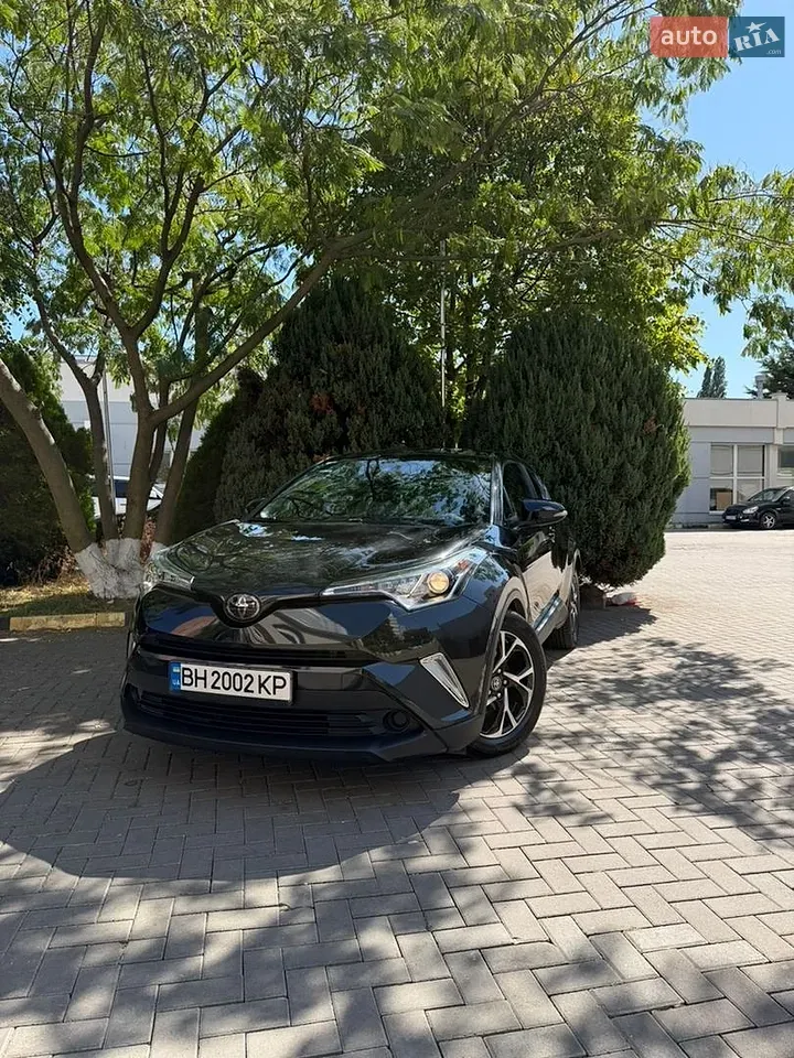 Toyota C-Hr 2019 photo 2