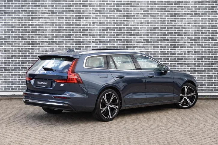 Volvo V60 2023 photo 3