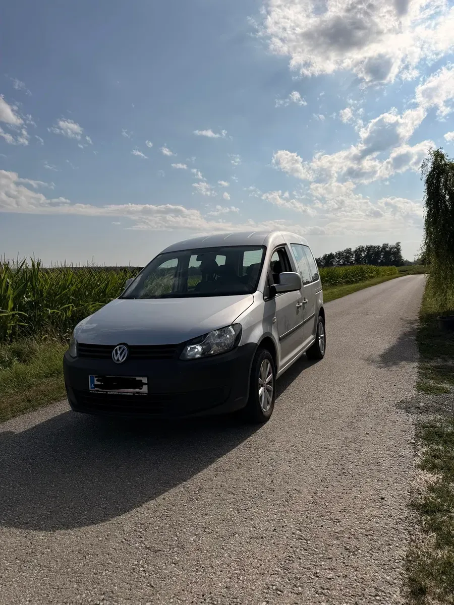 Volkswagen Caddy 2012 photo 2