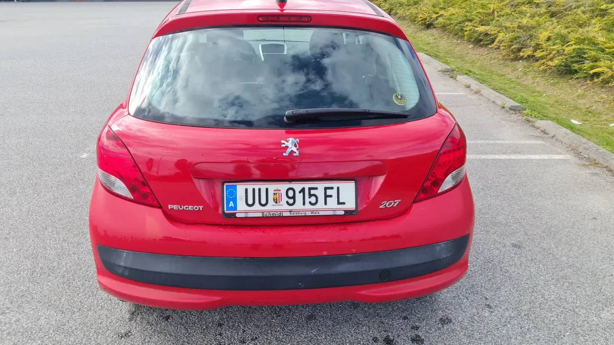 Peugeot 207 2010 photo 3