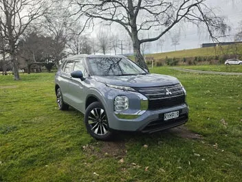 Mitsubishi Outlander 2026 photo 2