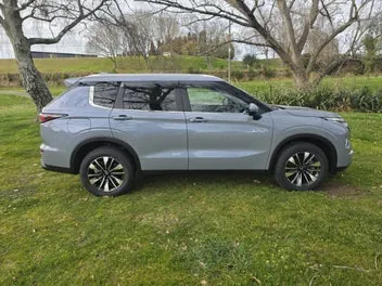 Mitsubishi Outlander 2026 photo 3