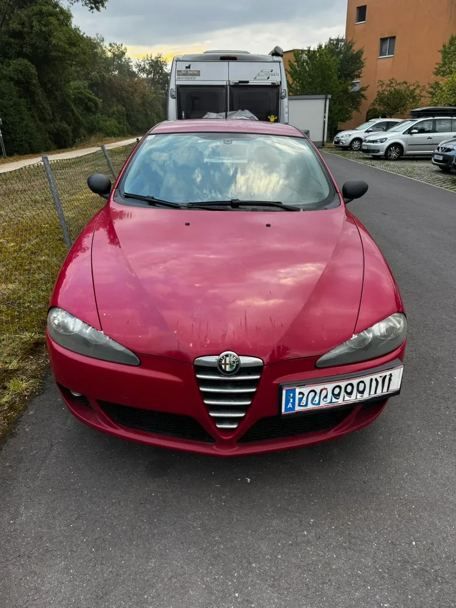 Alfa Romeo 147 2006 photo 2