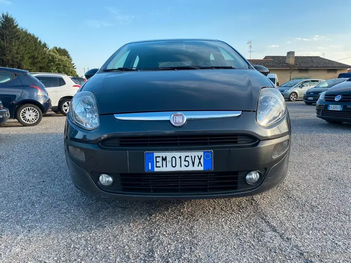 Fiat Punto Evo 2011 photo 2
