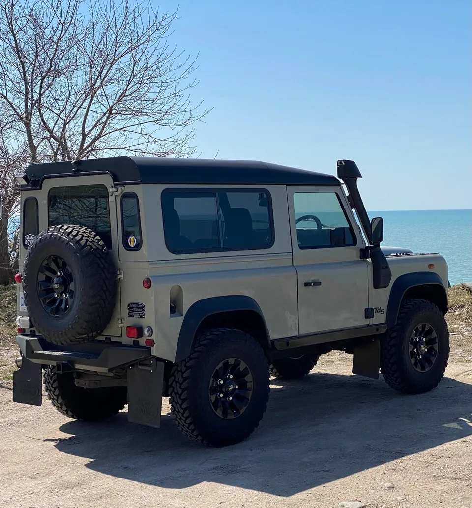 Land Rover Defender 2000 photo 3