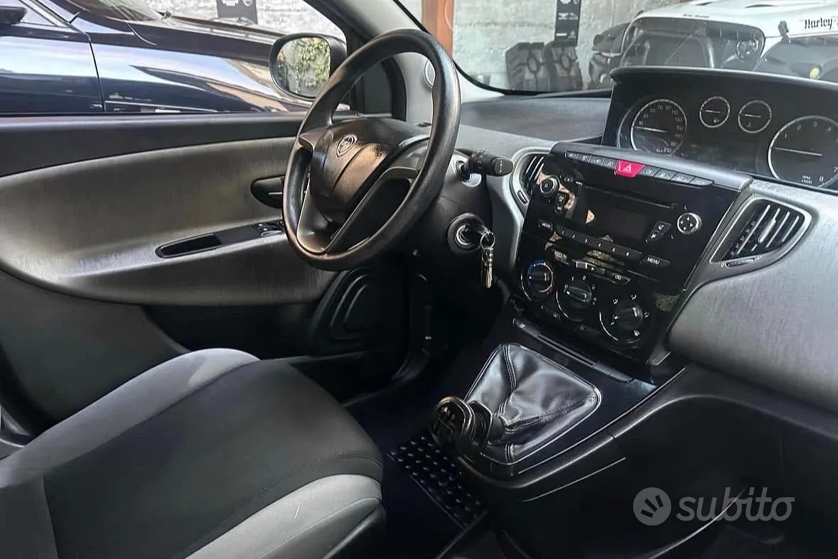 Lancia Ypsilon 2013 photo 3