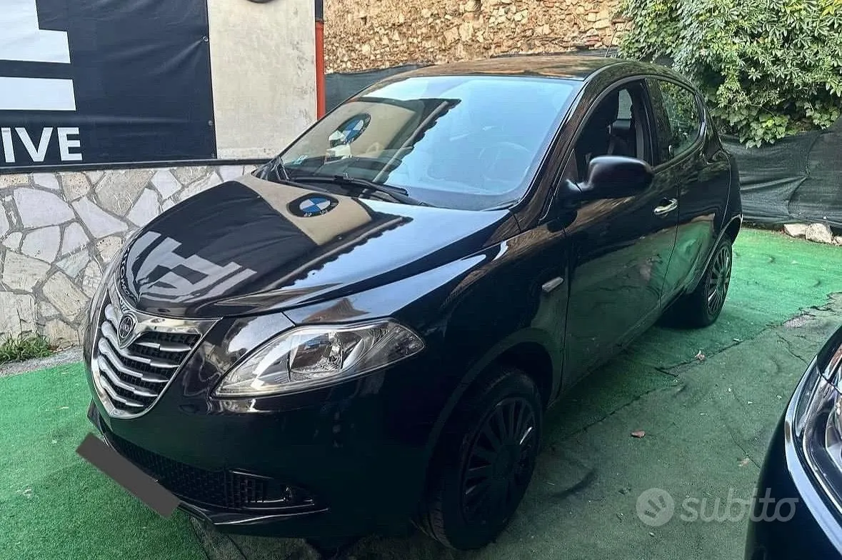 Lancia Ypsilon 2013 photo 2