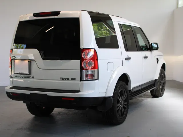 Land Rover Discovery 2012 photo 4