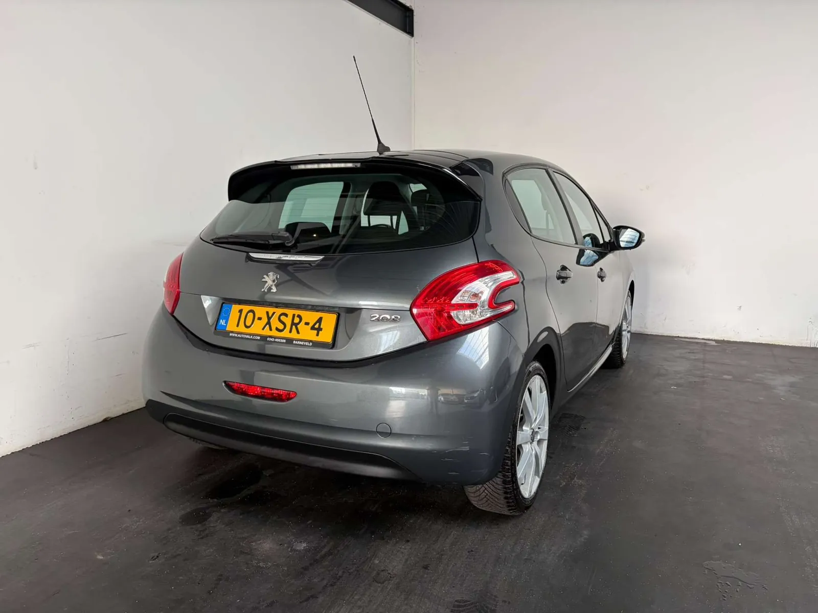 Peugeot 208 2012 photo 2