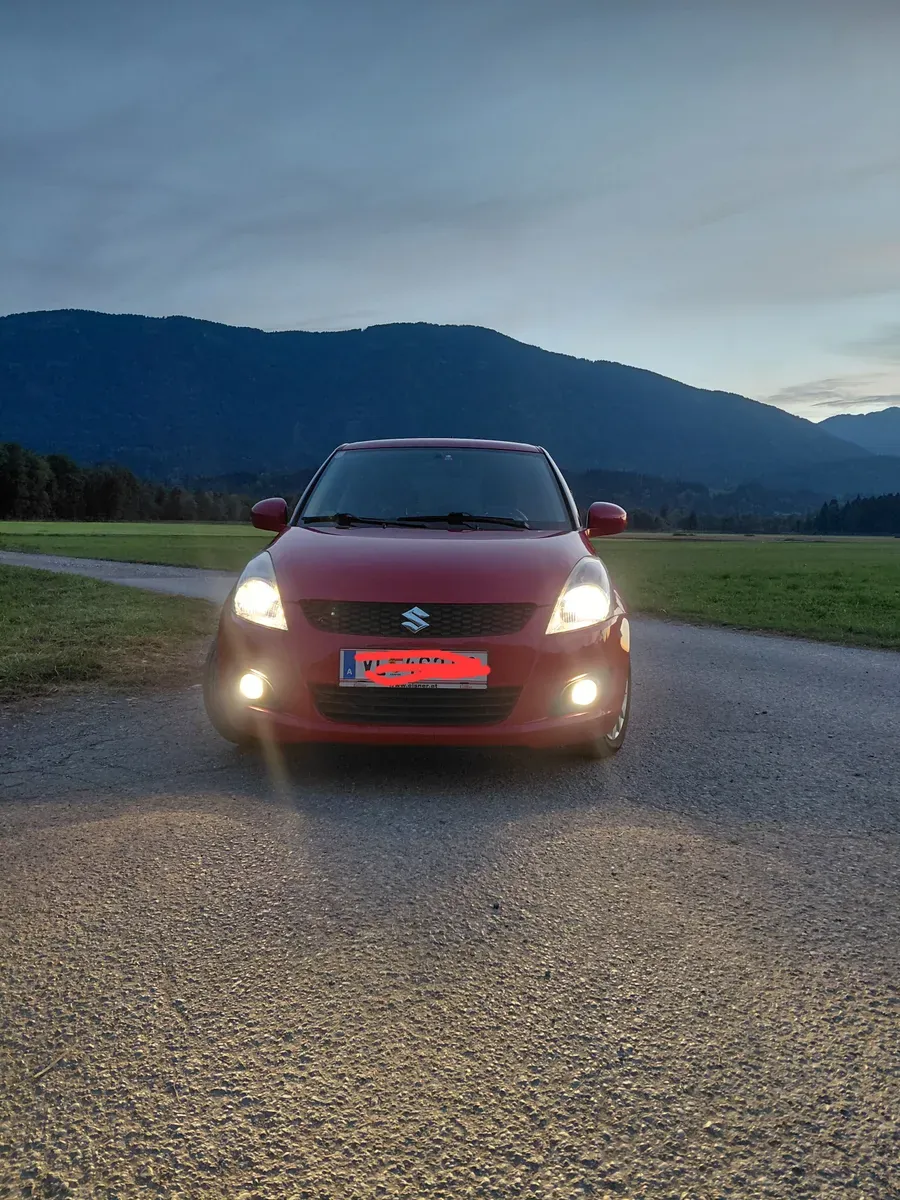 Suzuki Swift 2010 photo 2