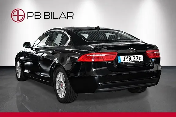 Jaguar Xe 2016 photo 4
