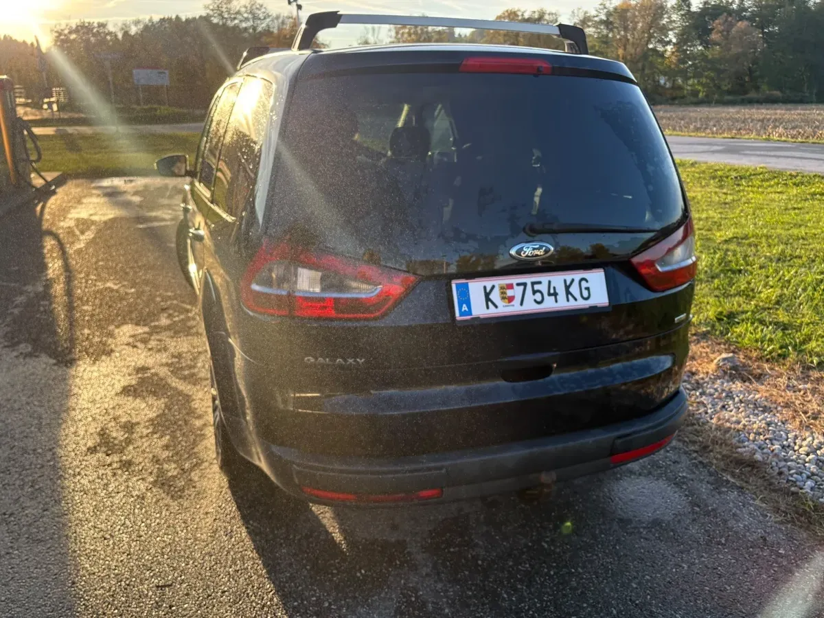 Ford Galaxy 2009 photo 3