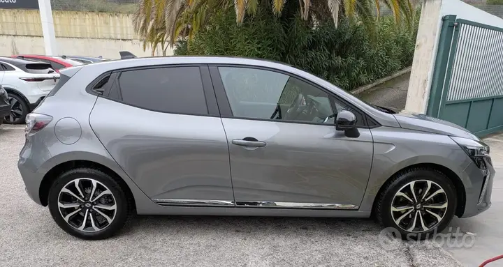 Renault Clio 2025 photo 3