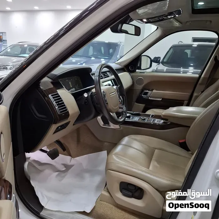 Land Rover Range Rover Vogue 2014 photo 4