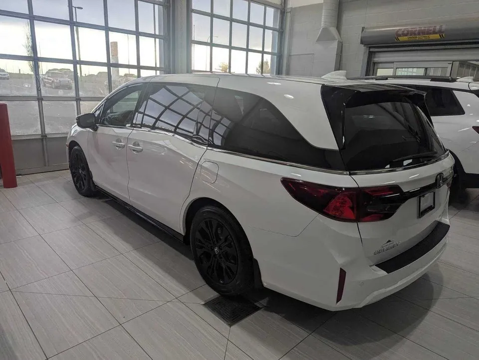 Honda Odyssey 2025 photo 3