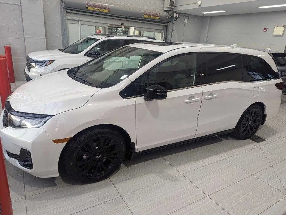 Honda Odyssey 2025 photo 2